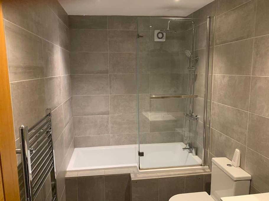 Fantastic Large 2 X Bedroom Flat, Free Parking Сейл Экстерьер фото