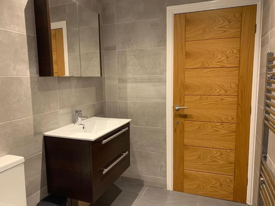 Fantastic Large 2 X Bedroom Flat, Free Parking Сейл Экстерьер фото