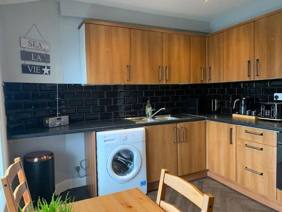 Fantastic Large 2 X Bedroom Flat, Free Parking Сейл Экстерьер фото